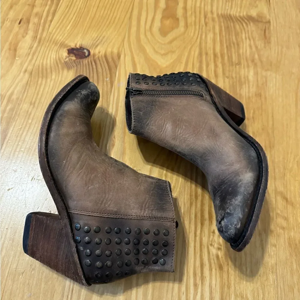 LIBERTY BLACK Distressed Leather Studded Ankle Western Bootie Women's Size 6.5